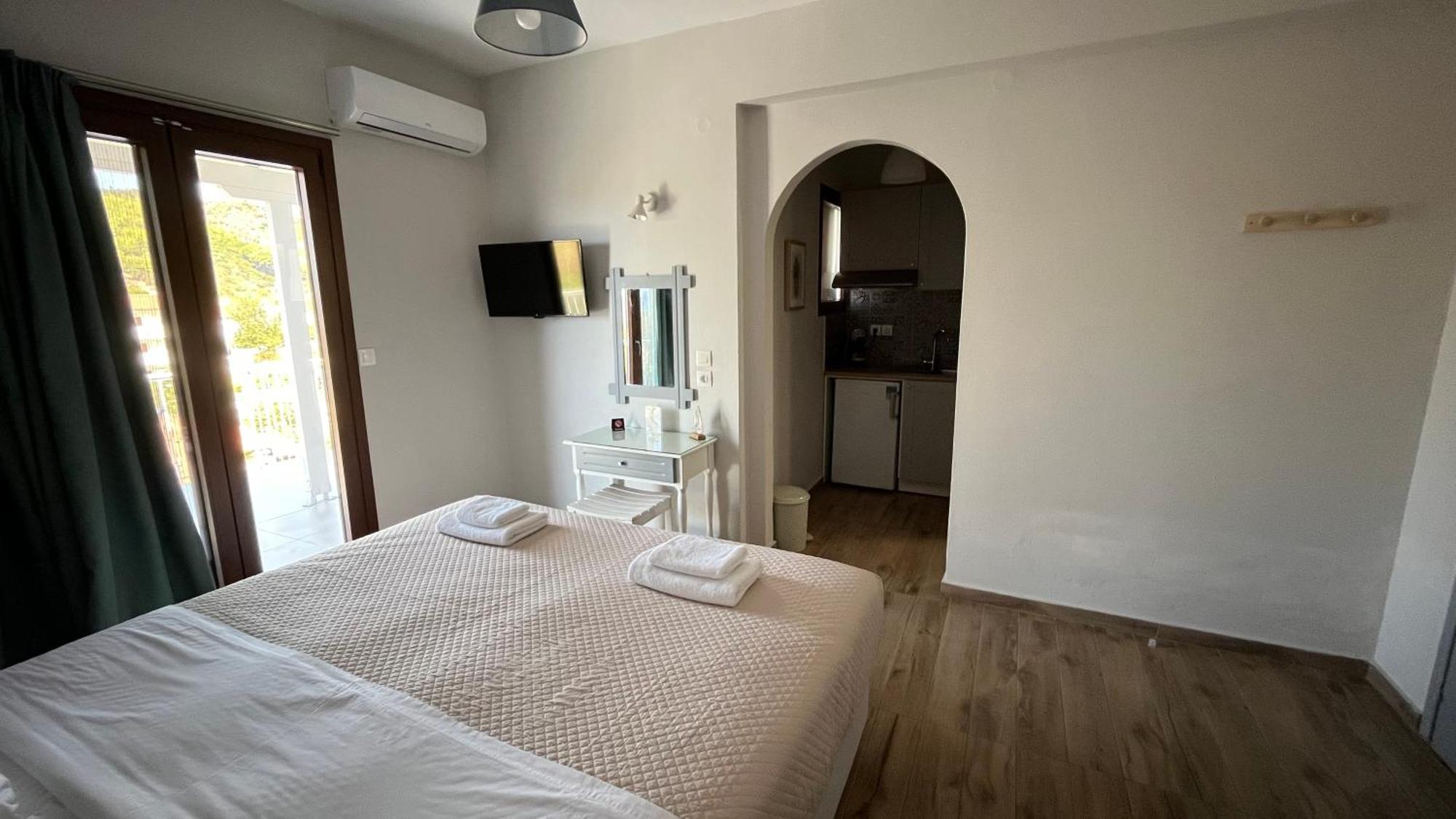 Aparthotel Golden Evelyn Agia Paraskevi  Exteriér fotografie